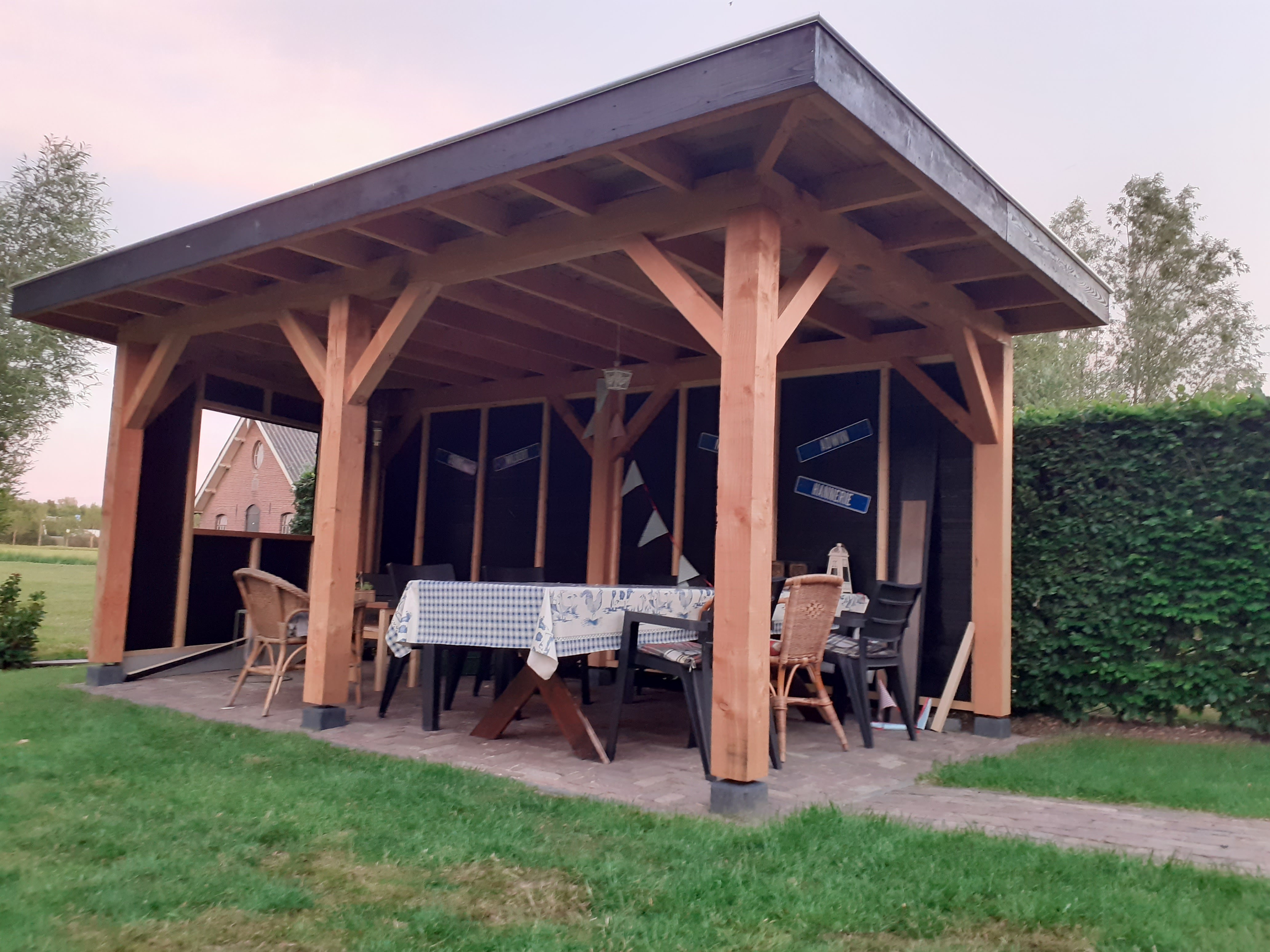 Blokhut, Douglas, overkapping, zithoek, tuinhuis