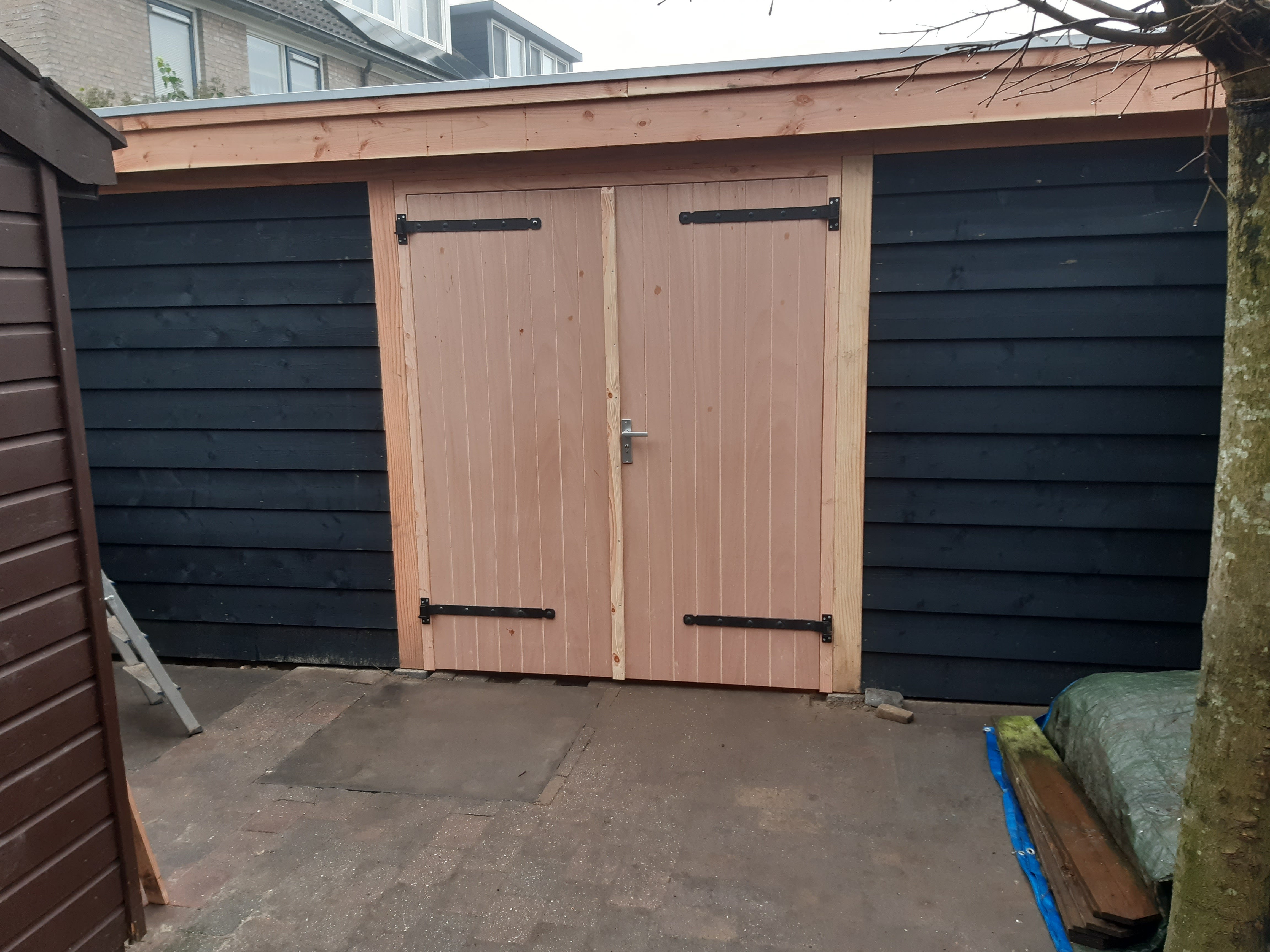 Douglas tuindeuren, tuinhuis, aanbouw